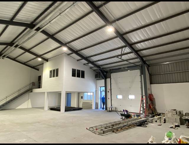 444M² WAREHOUSE TO LET IN TOKAI